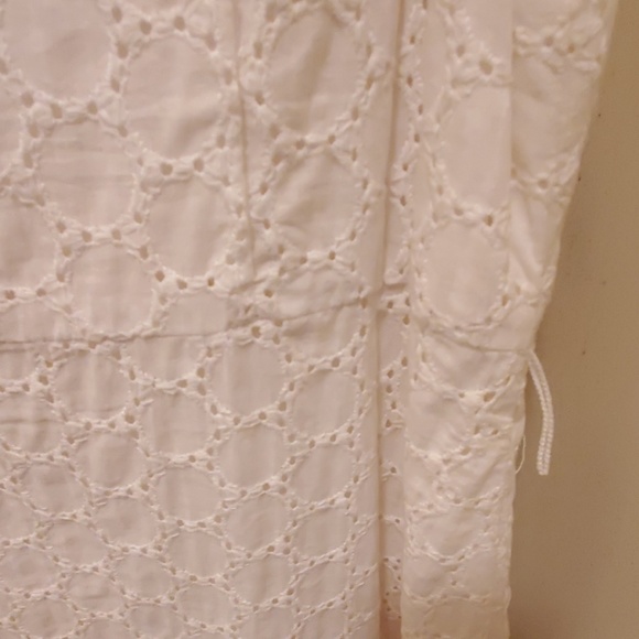 Rabbit design eyelet white dress - Picture 3 of 5
